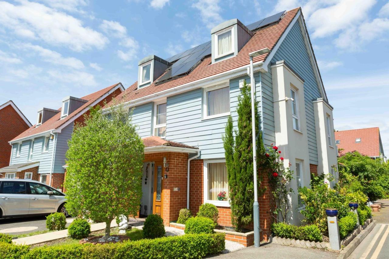 Benjamin Guest House Yiewsley Exterior photo